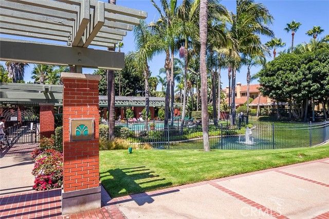 16 Monterey Court, Manhattan Beach, CA 90266