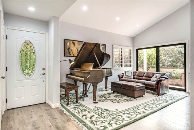 16 Monterey Court, Manhattan Beach, CA 90266