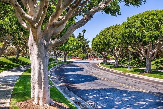 16 Monterey Court, Manhattan Beach, CA 90266