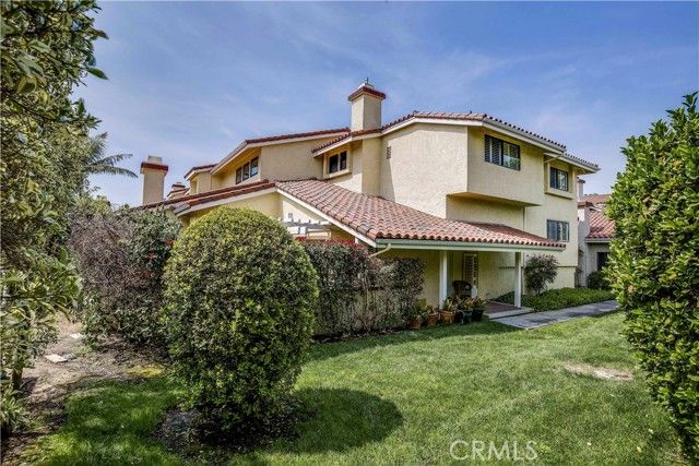 16 Monterey Court, Manhattan Beach, CA 90266