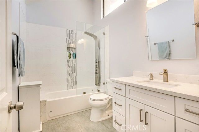 16 Monterey Court, Manhattan Beach, CA 90266