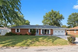 128 Aaron Drive, Belleville, IL 62220