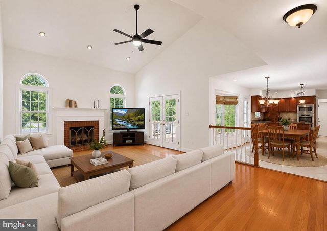 32 REGAN LN, Voorhees, NJ 08043