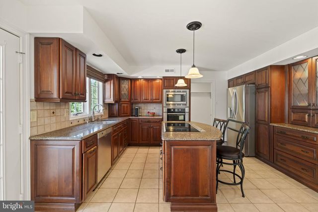 32 REGAN LN, Voorhees, NJ 08043