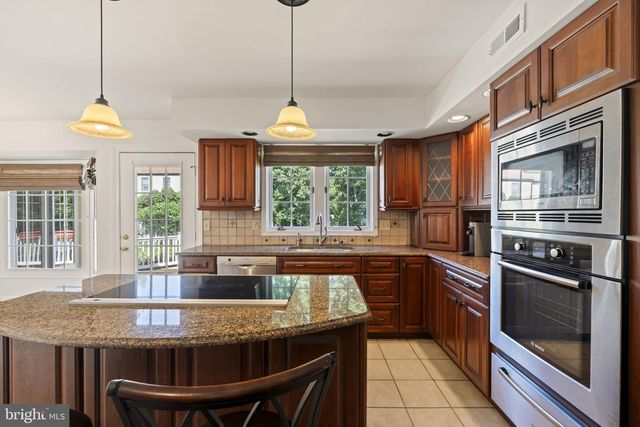 32 REGAN LN, Voorhees, NJ 08043