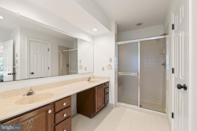 32 REGAN LN, Voorhees, NJ 08043
