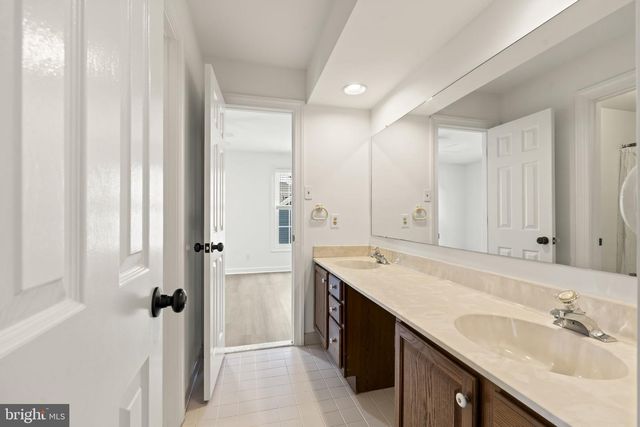32 REGAN LN, Voorhees, NJ 08043