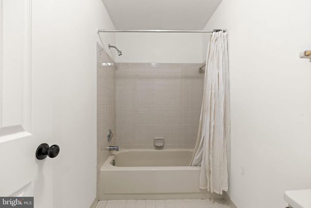 32 REGAN LN, Voorhees, NJ 08043