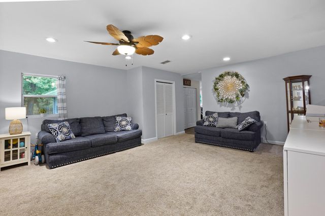 4901 E 73rd Avenue, Merrillville, IN 46410