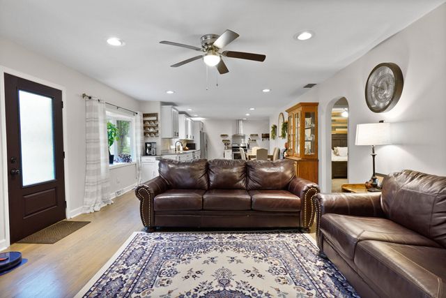 4901 E 73rd Avenue, Merrillville, IN 46410