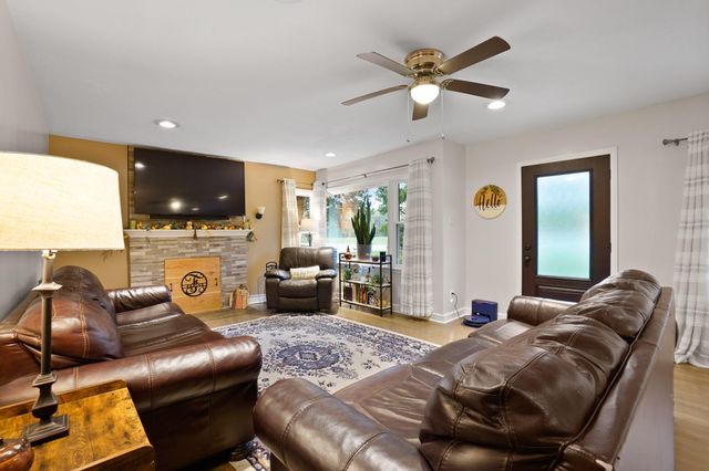 4901 E 73rd Avenue, Merrillville, IN 46410