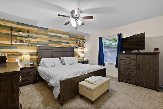 4901 E 73rd Avenue, Merrillville, IN 46410