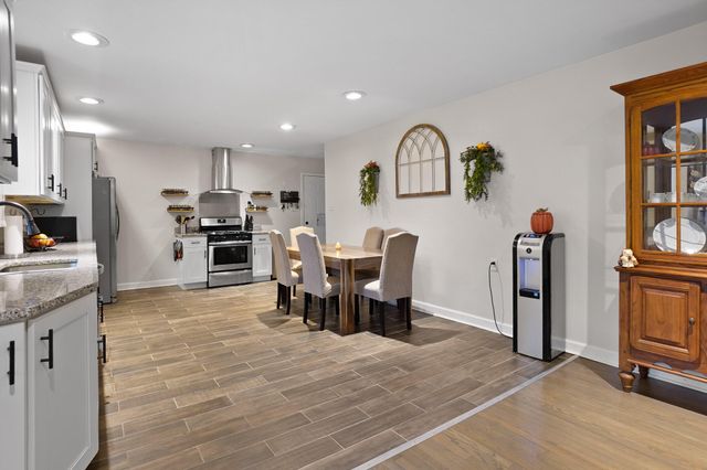 4901 E 73rd Avenue, Merrillville, IN 46410