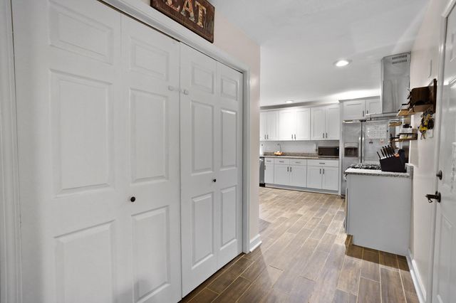 4901 E 73rd Avenue, Merrillville, IN 46410