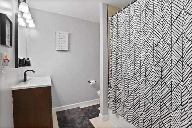 4901 E 73rd Avenue, Merrillville, IN 46410