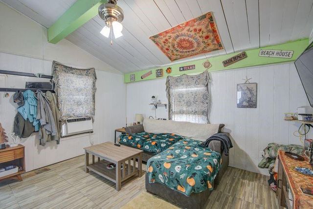 13219 Buccaneer Parkway, Freeport, TX 77541