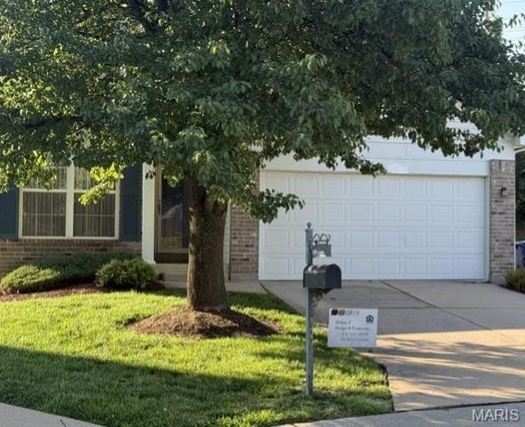 4329 Hollow Brook Court, Florissant, MO 63034