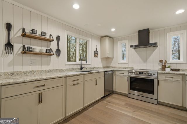 1220 Walnut Ridge, Ellijay, GA 30536