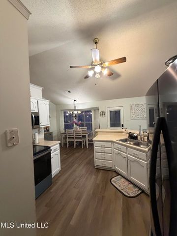 9022 Belmont Drive, Southaven, MS 38671