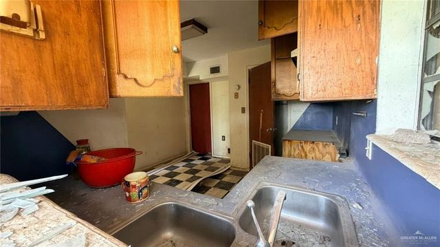 1524 W Hi Line Road, Pharr, TX 78577