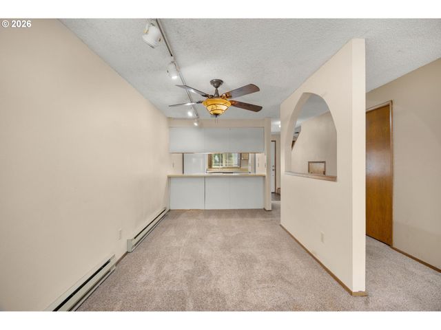 29750 Sw COURTSIDE Dr 5, Wilsonville, OR 97070