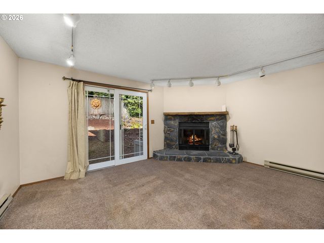 29750 Sw COURTSIDE Dr 5, Wilsonville, OR 97070