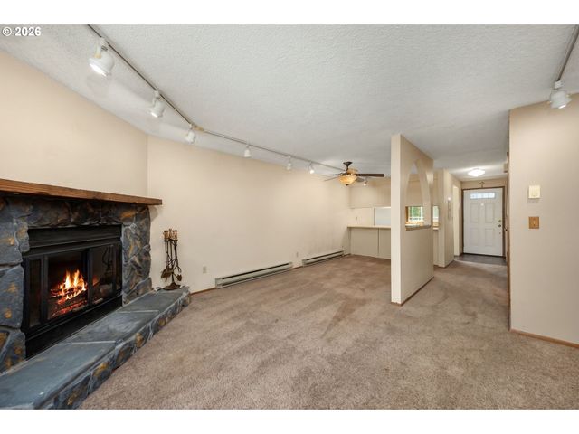 29750 Sw COURTSIDE Dr 5, Wilsonville, OR 97070