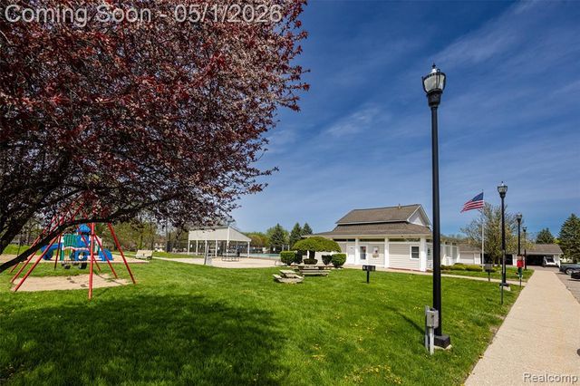 39826 Village Wood Circle, Novi, MI 48375
