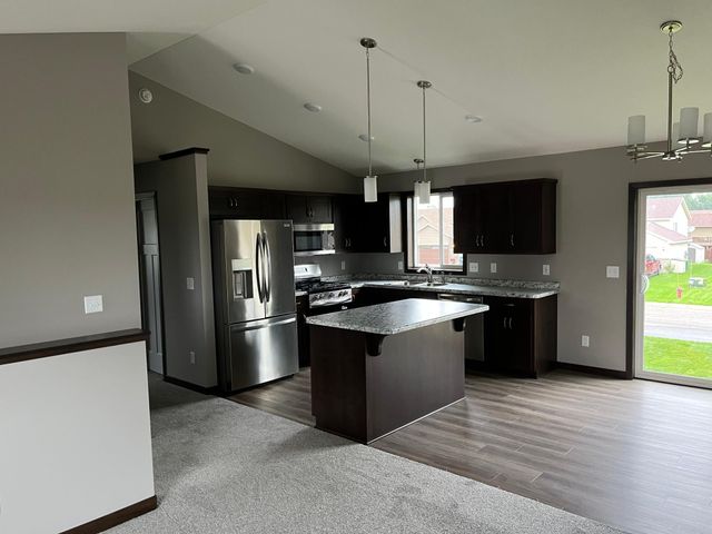 1806 Oak Pond Drive NW, Sauk Rapids, MN 56379