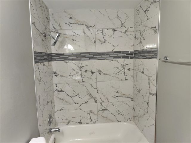 21W581 North Avenue 36, Lombard, IL 60148