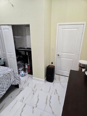 1166 SW 7th Ave, Florida City, FL 33034