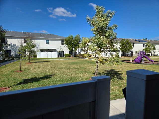 1166 SW 7th Ave, Florida City, FL 33034