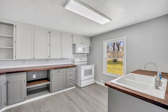 4255 W SH 323, Henderson, TX 75652