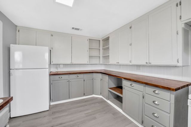 4255 W SH 323, Henderson, TX 75652