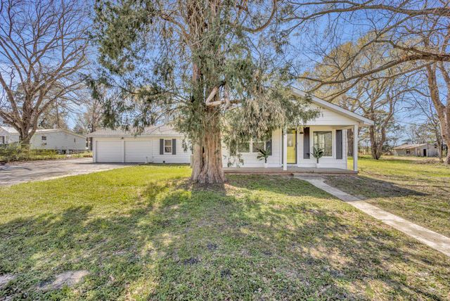 4255 W SH 323, Henderson, TX 75652