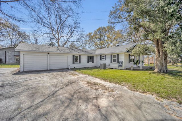 4255 W SH 323, Henderson, TX 75652