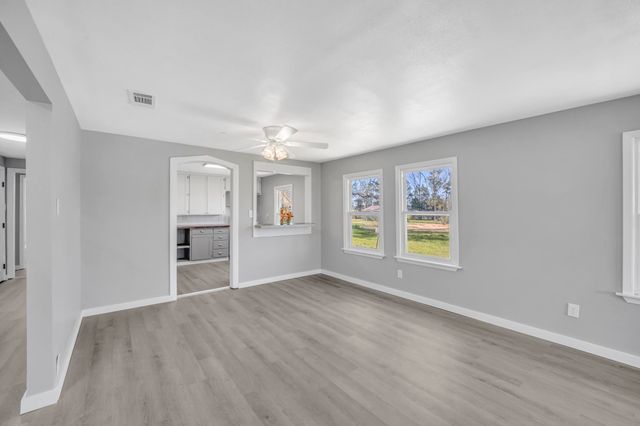 4255 W SH 323, Henderson, TX 75652