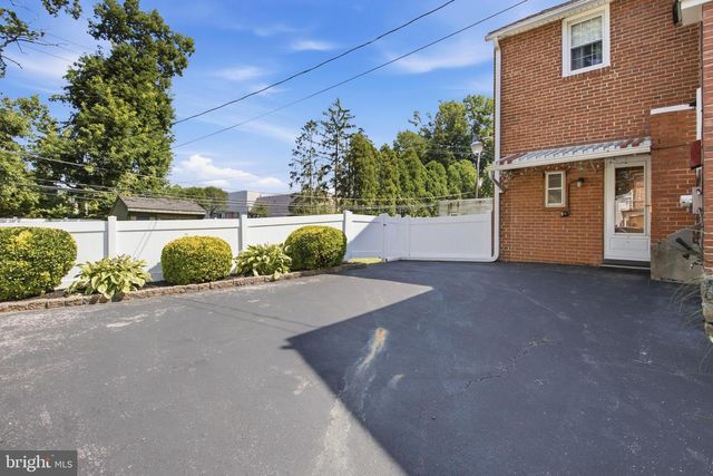678 ANDREW RD, Springfield, PA 19064