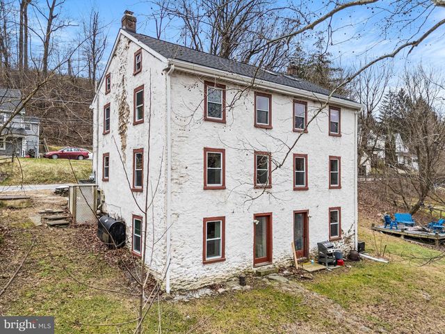 18 N BRANDYWINE AVE, Coatesville, PA 19320