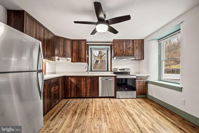 18 N BRANDYWINE AVE, Coatesville, PA 19320