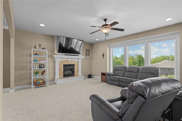 1518 Creekmoor Drive, Raymore, MO 64083