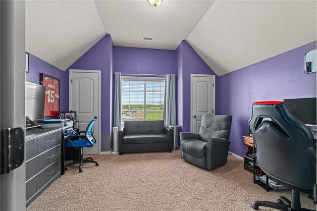 1518 Creekmoor Drive, Raymore, MO 64083