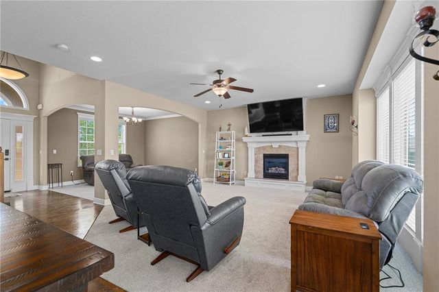 1518 Creekmoor Drive, Raymore, MO 64083