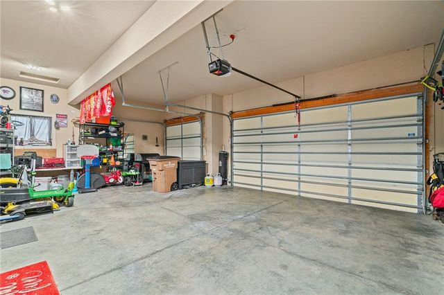 1518 Creekmoor Drive, Raymore, MO 64083