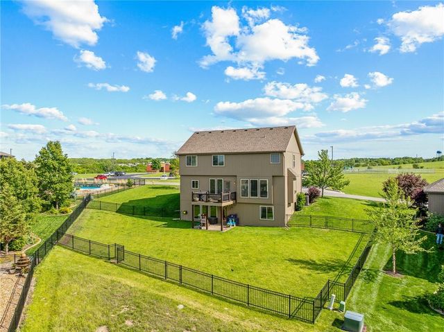 1518 Creekmoor Drive, Raymore, MO 64083