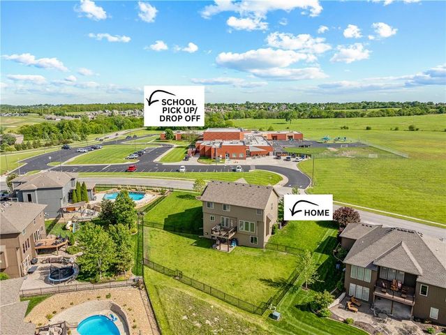 1518 Creekmoor Drive, Raymore, MO 64083