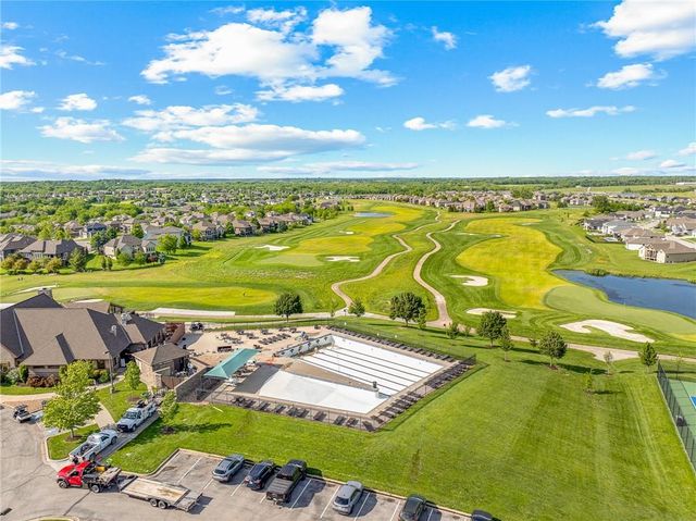 1518 Creekmoor Drive, Raymore, MO 64083