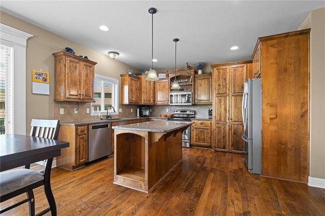 1518 Creekmoor Drive, Raymore, MO 64083
