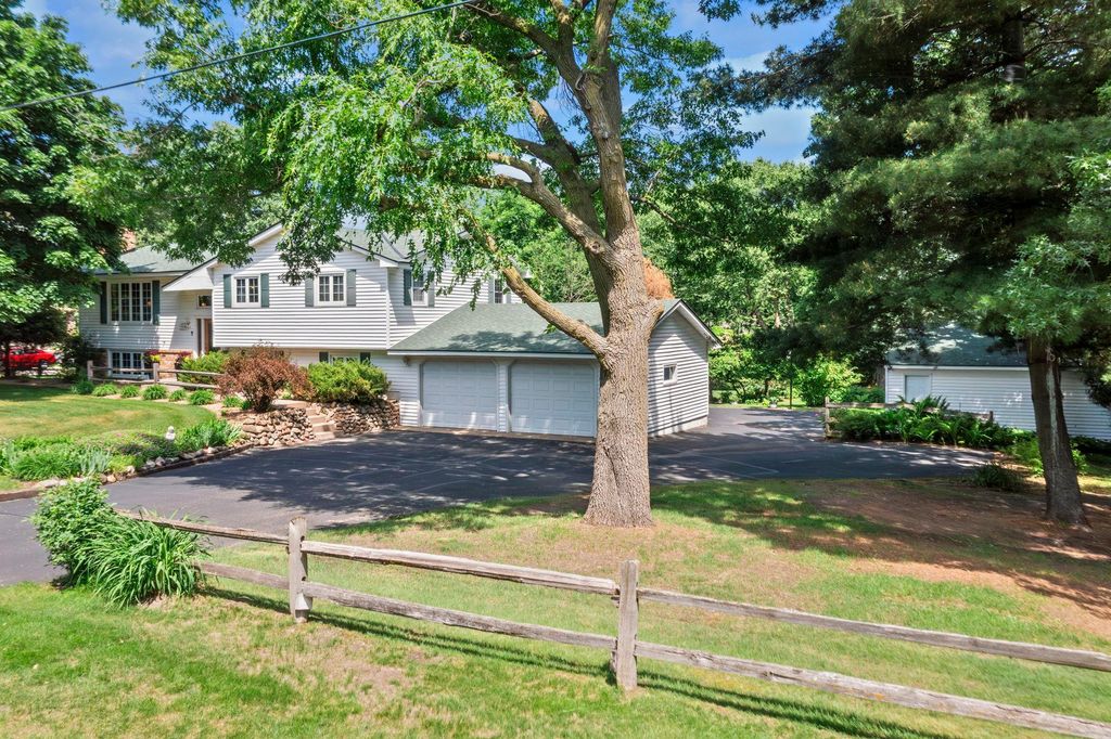 12431 Flintwood Street NW, Coon Rapids, MN 55448