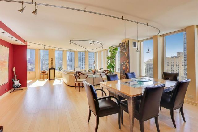 100 E Walton Street 42F, Chicago, IL 60611